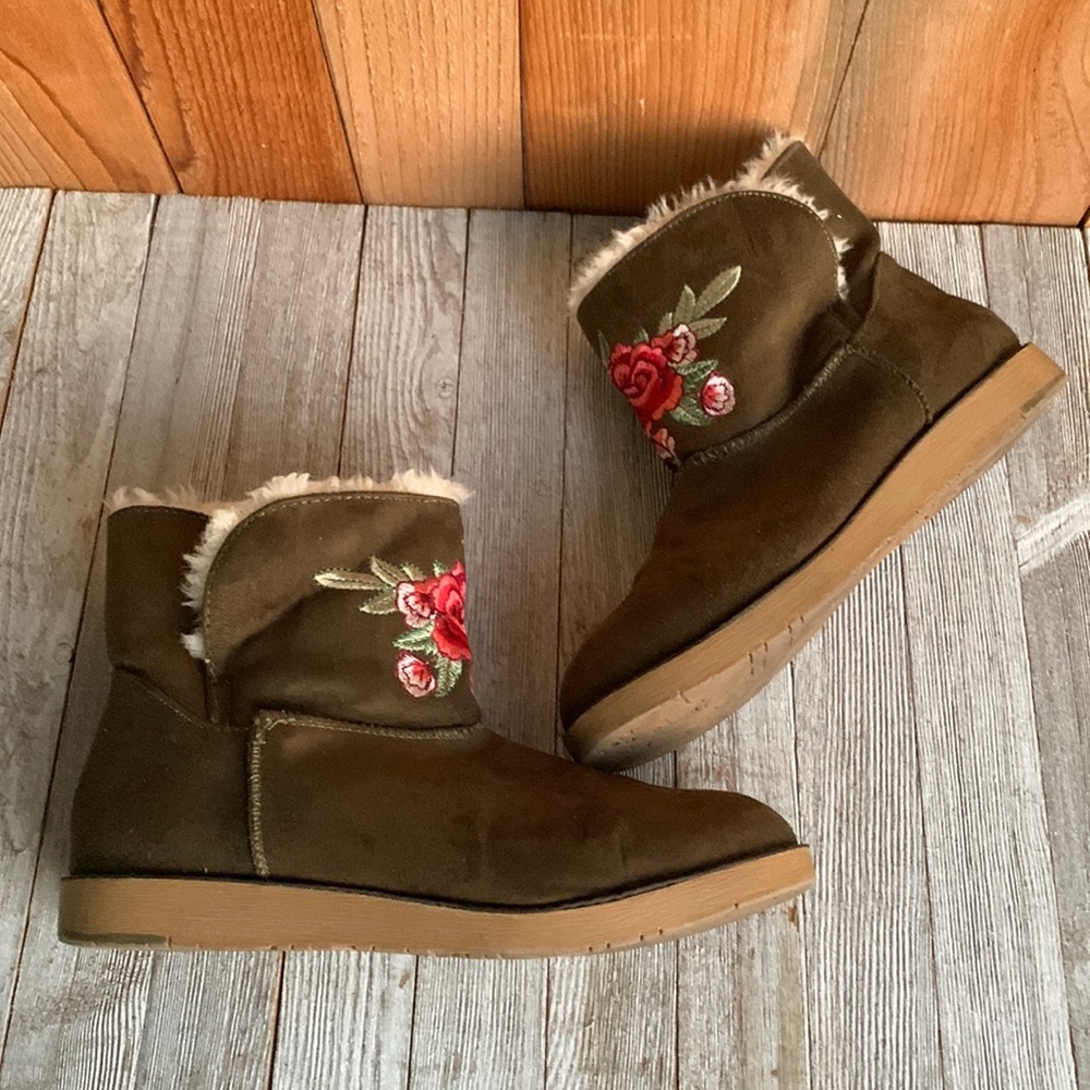 Embroidered boot floral mossy green brown